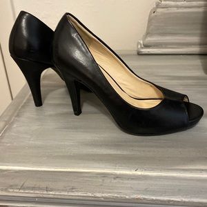 Andrew Geller Tagalong size 7 black open toed heels